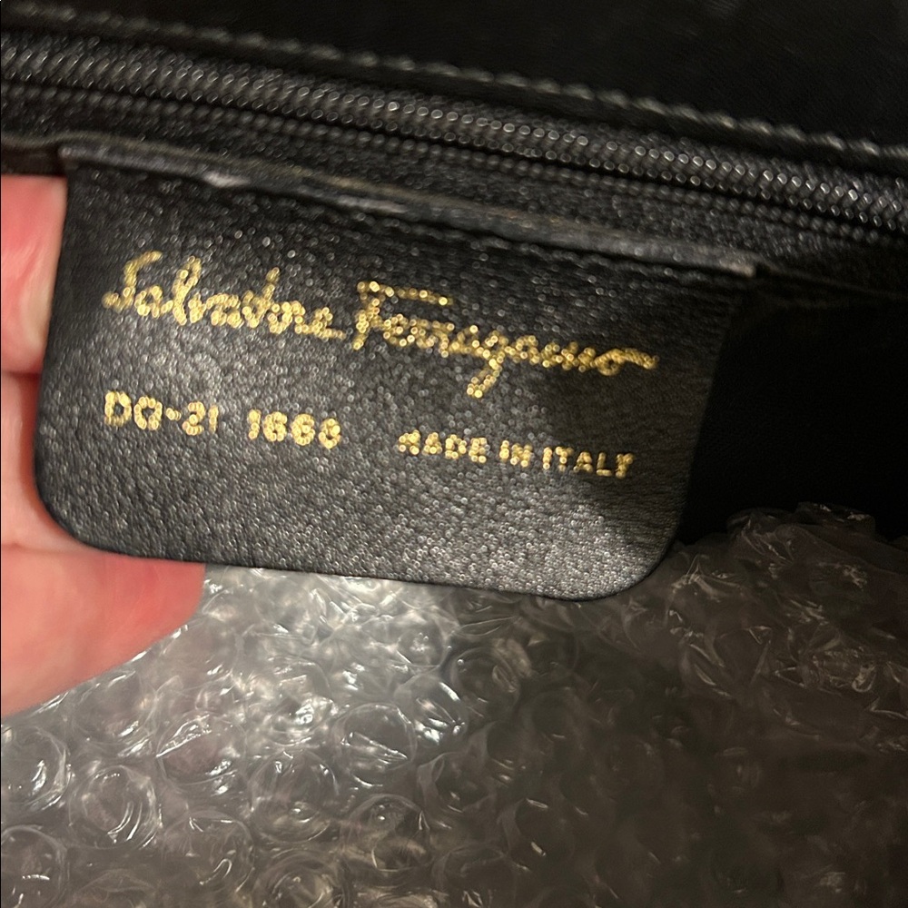 Salvatore Ferragamo High Heel Black Leather Two Way Crossbody Handbag- Gorgeous! - Picture 12 of 14